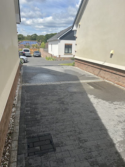 E Reynolds Fencing